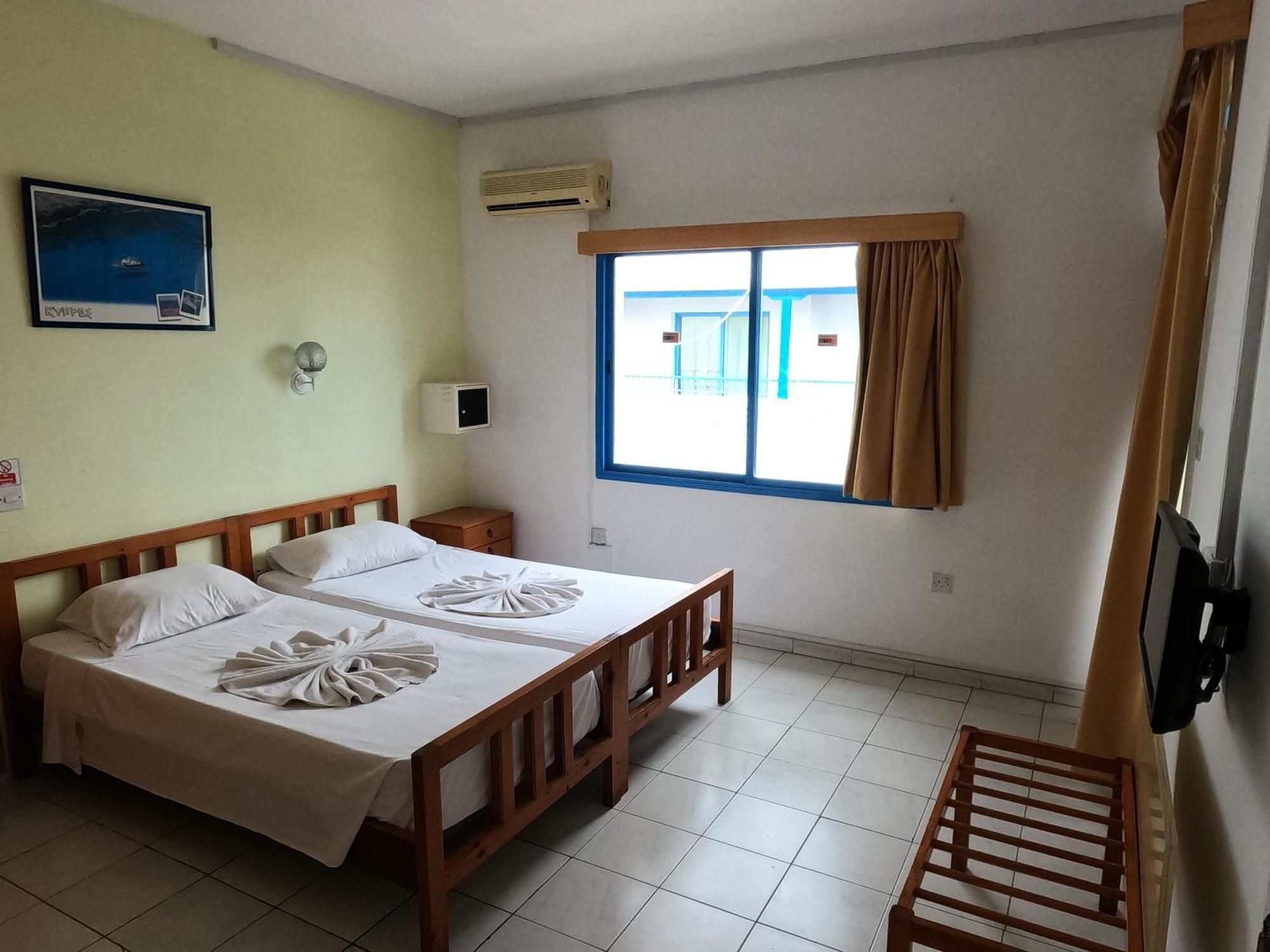 Island Budget Apartments Paphos Eksteriør billede