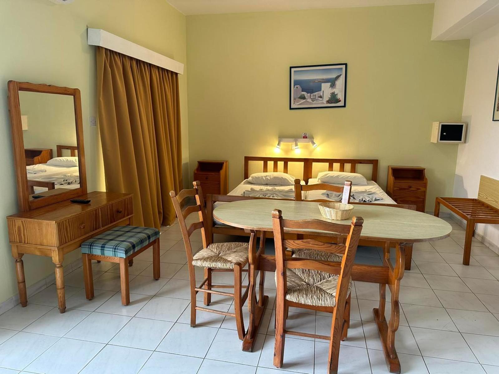 Island Budget Apartments Paphos Eksteriør billede