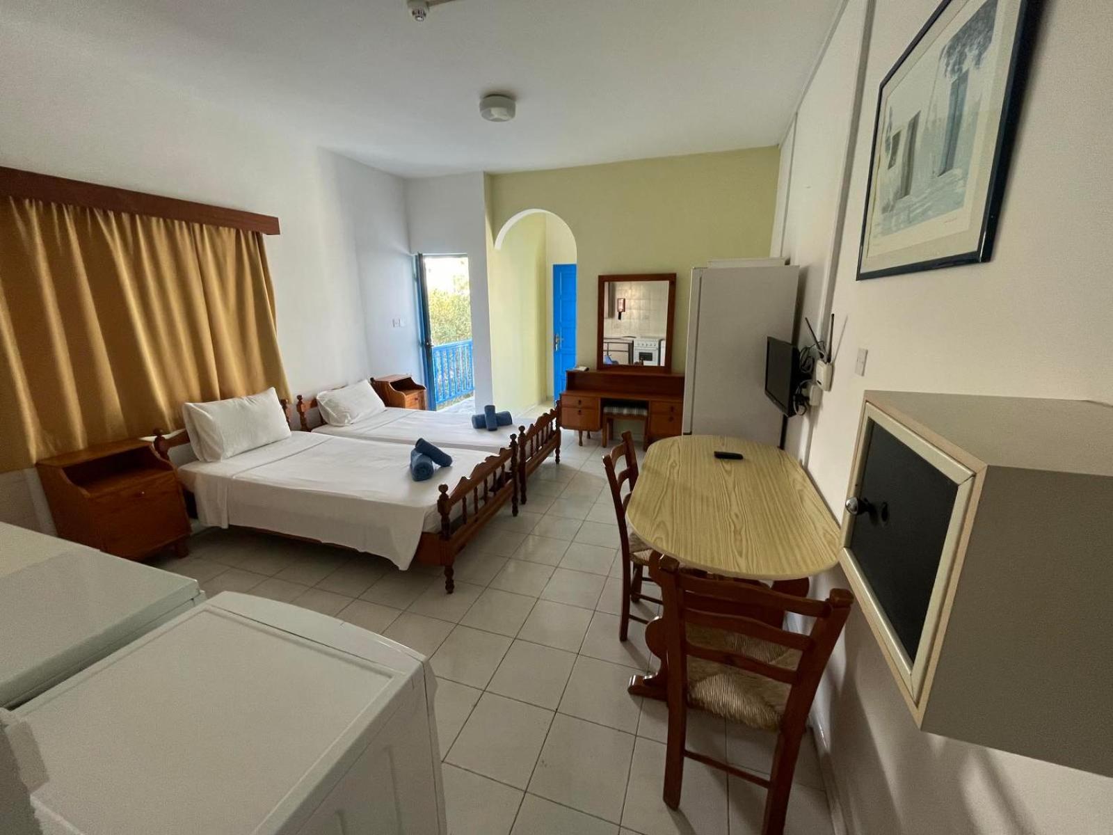Island Budget Apartments Paphos Eksteriør billede
