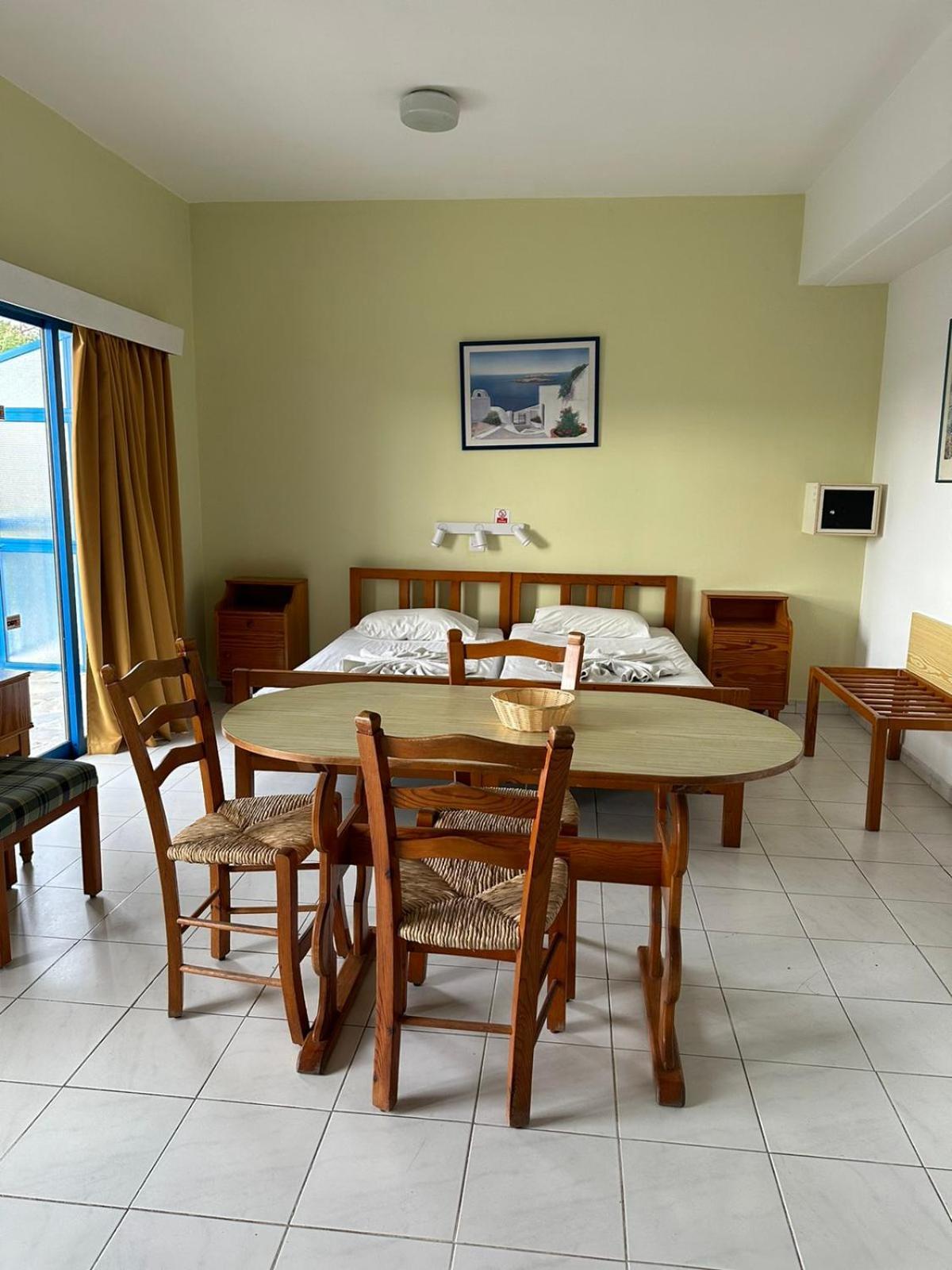 Island Budget Apartments Paphos Eksteriør billede